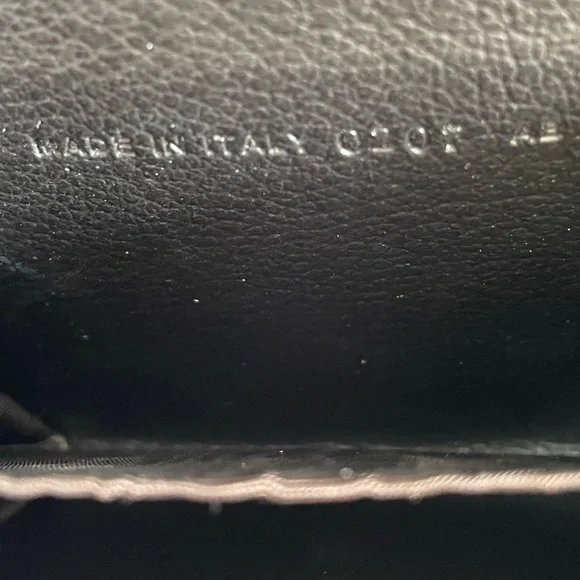 Dunhill Authentic, Vintage, and Elegant Coin Purse/Card Holder - Picture 7 of 15